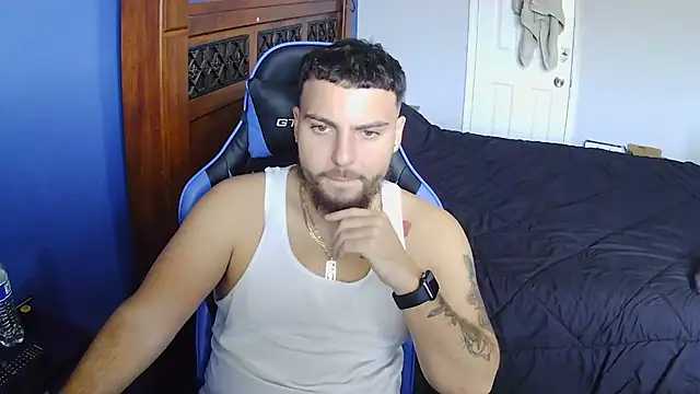 Snapshot of MasterKvn chatting on February 24, 6:15 pm MasterKvn online show from February 24, 6:15 pm