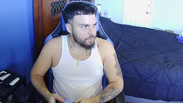 Snapshot of MasterKvn chatting on March 6, 5:54 pm MasterKvn online show from March 6, 5:54 pm