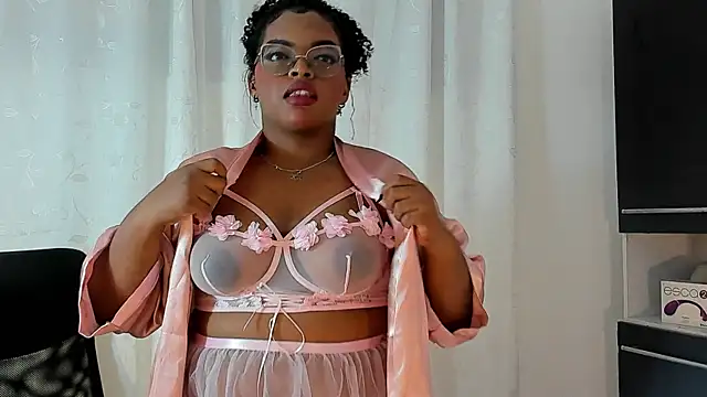 conielaurenth online show from December 3, 10:13 am