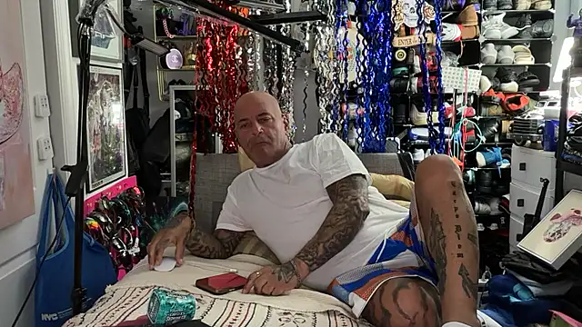 Snapshot of joeytatts66 chatting on June 3, 1:19 am joeytatts66 online show from June 3, 1:19 am