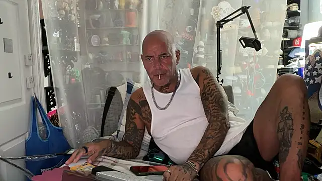 Snapshot of joeytatts66 chatting on July 23, 1:41 am joeytatts66 online show from July 23, 1:41 am