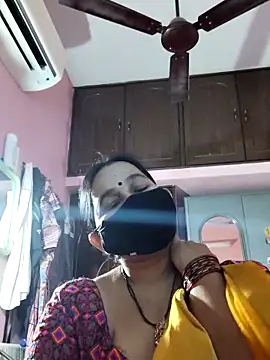 Snapshot of lalitha225 chatting on December 7, 8:33 am lalitha225 online show from December 7, 8:33 am