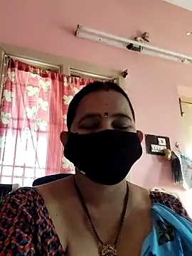 Snapshot of lalitha225 chatting on December 12, 3:32 am lalitha225 online show from December 12, 3:32 am