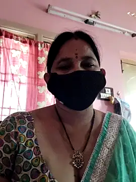 Snapshot of lalitha225 chatting on December 13, 7:15 am lalitha225 online show from December 13, 7:15 am