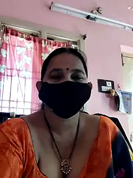 Snapshot of lalitha225 chatting on December 19, 5:07 am lalitha225 online show from December 19, 5:07 am