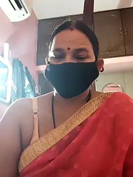 Snapshot of lalitha225 chatting on December 20, 4:31 am lalitha225 online show from December 20, 4:31 am