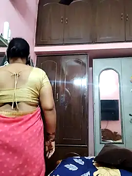 Snapshot of lalitha225 chatting on December 20, 9:32 am lalitha225 online show from December 20, 9:32 am