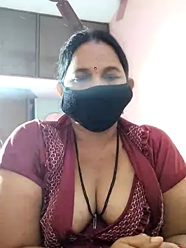 Snapshot of lalitha225 chatting on December 31, 5:55 am lalitha225 online show from December 31, 5:55 am