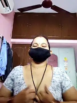 Snapshot of lalitha225 chatting on January 3, 4:55 am lalitha225 online show from January 3, 4:55 am
