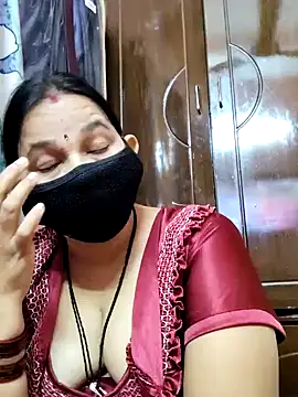 Snapshot of lalitha225 chatting on January 4, 4:12 am lalitha225 online show from January 4, 4:12 am