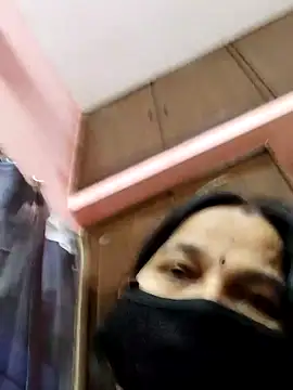 Snapshot of lalitha225 chatting on January 8, 5:16 am lalitha225 online show from January 8, 5:16 am