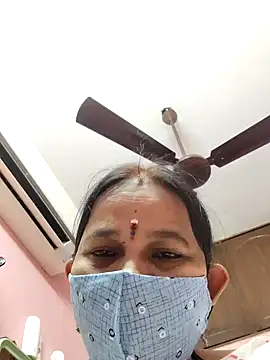 Snapshot of lalitha225 chatting on January 20, 6:10 am lalitha225 online show from January 20, 6:10 am