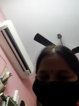 Snapshot of lalitha225 chatting on January 22, 5:37 am lalitha225 online show from January 22, 5:37 am