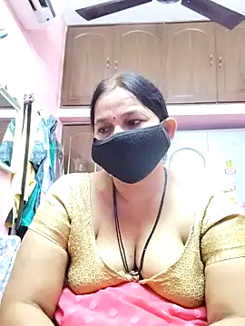 Snapshot of lalitha225 chatting on January 23, 4:52 am lalitha225 online show from January 23, 4:52 am