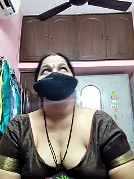 Snapshot of lalitha225 chatting on January 29, 8:51 am lalitha225 online show from January 29, 8:51 am