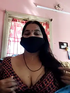 Snapshot of lalitha225 chatting on February 24, 4:27 am lalitha225 online show from February 24, 4:27 am