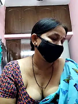 Snapshot of lalitha225 chatting on February 24, 9:32 am lalitha225 online show from February 24, 9:32 am