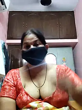 Snapshot of lalitha225 chatting on February 25, 10:47 am lalitha225 online show from February 25, 10:47 am