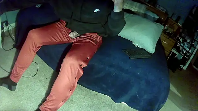 Snapshot of Spunwhiteboy1992 chatting on December 23, 8:56 am Spunwhiteboy1992 online show from December 23, 8:56 am