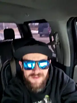 Snapshot of Spunwhiteboy1992 chatting on February 14, 2:47 pm Spunwhiteboy1992 online show from February 14, 2:47 pm