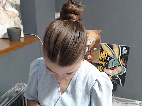Snapshot of felicity_gold chatting on June 18, 9:14 am felicity gold online show from June 18, 9:14 am