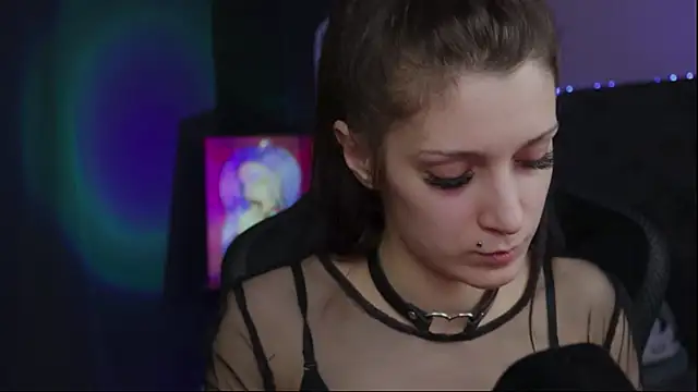 Snapshot of Kathleen_Meow chatting on December 11, 10:36 am Kathleen Meow online show from December 11, 10:36 am