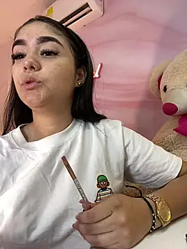 Snapshot of Belliinda_21 chatting on March 3, 6:58 pm Belliinda 21 online show from March 3, 6:58 pm