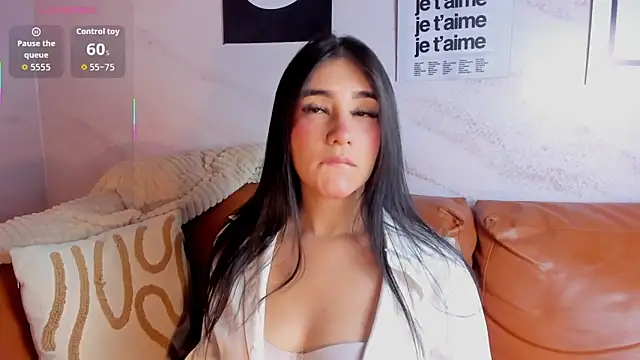 Snapshot of Belliinda_21 chatting on April 16, 9:39 pm Belliinda 21 online show from April 16, 9:39 pm
