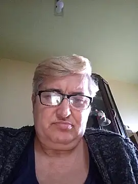 Snapshot of Sonya5156 chatting on December 16, 1:32 pm Sonya5156 online show from December 16, 1:32 pm