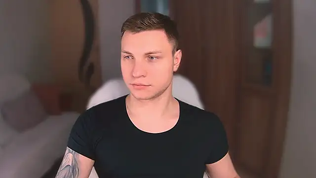 handsome guy01 online show from February 19, 4:44 am