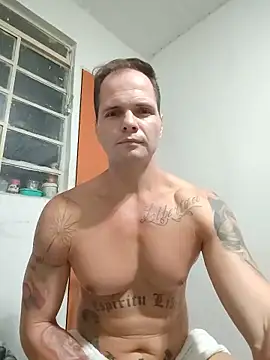 Snapshot of Giricotta chatting on May 27, 9:23 pm Giricotta online show from May 27, 9:23 pm