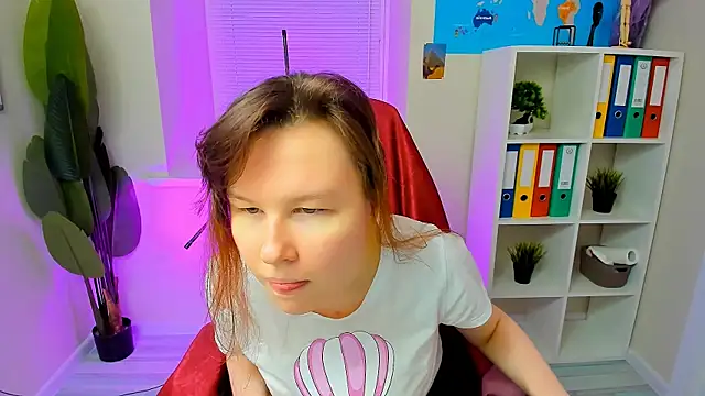 CarolGiggly online show from October 3, 7:00 pm