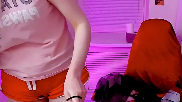 CarolGiggly online show from October 23, 8:13 am