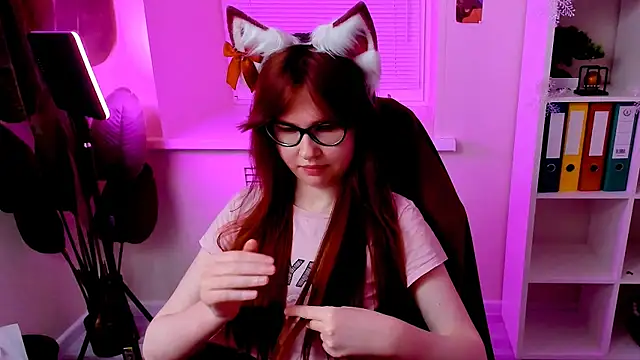 CarolGiggly online show from January 8, 1:30 am