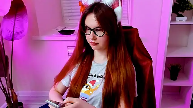 CarolGiggly online show from March 21, 8:19 am