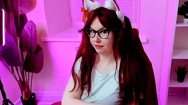 CarolGiggly online show from March 31, 12:05 pm