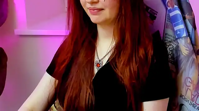 Snapshot of CarolGiggly chatting on May 3, 12:16 am CarolGiggly online show from May 3, 12:16 am