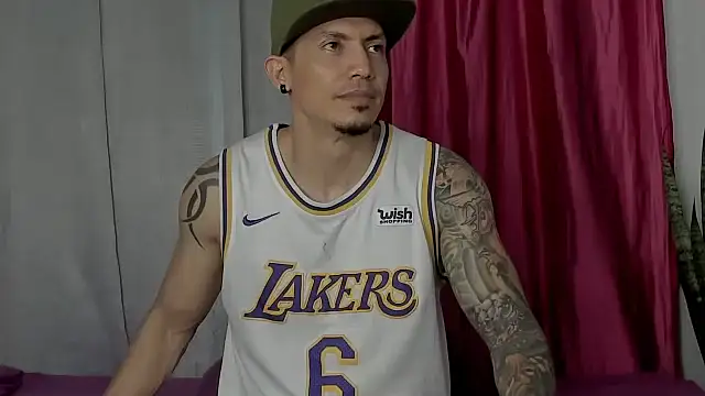 Snapshot of Alex_motta chatting on December 30, 11:38 pm Alex motta online show from December 30, 11:38 pm