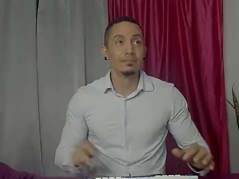 Snapshot of Alex_motta chatting on January 1, 7:09 am Alex motta online show from January 1, 7:09 am