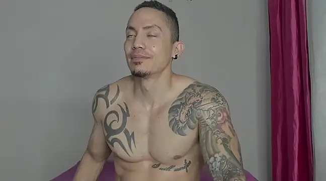 Snapshot of Alex_motta chatting on January 12, 7:32 am Alex motta online show from January 12, 7:32 am