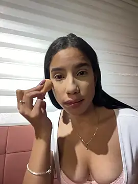 Snapshot of Praga_Pink chatting on May 5, 2:08 am Praga Pink online show from May 5, 2:08 am