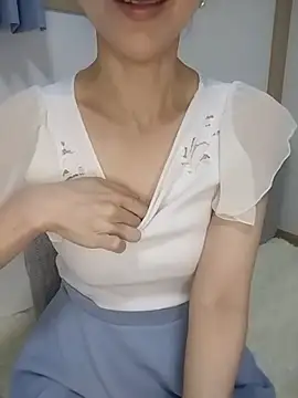Snapshot of Hana-tan chatting on July 18, 6:17 am Hana-tan online show from July 18, 6:17 am