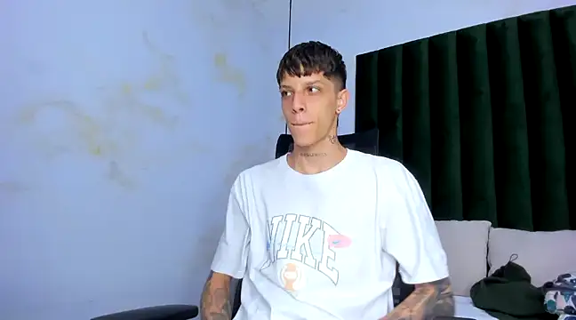 Snapshot of Adam_hard_ chatting on December 3, 8:50 pm Adam hard online show from December 3, 8:50 pm