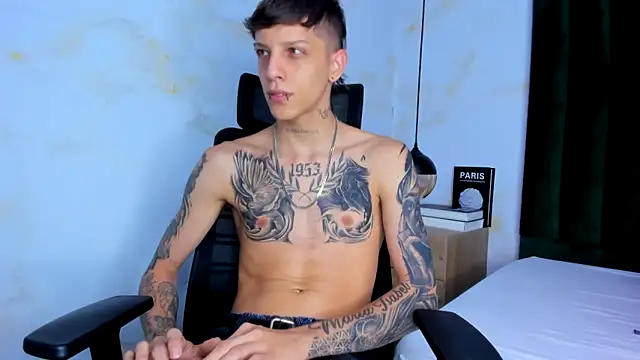 Snapshot of Adam_hard_ chatting on January 21, 7:28 pm Adam hard online show from January 21, 7:28 pm