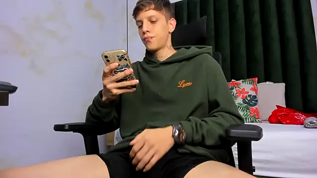 Snapshot of Adam_hard_ chatting on March 5, 11:49 pm Adam hard online show from March 5, 11:49 pm