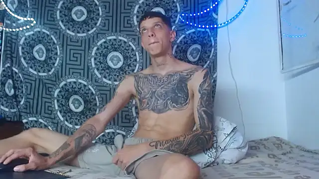 Snapshot of Adam_hard_ chatting on November 10, 6:51 pm Adam hard online show from November 10, 6:51 pm