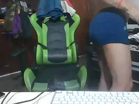 SOLESFETISHBR online show from April 8, 10:21 pm