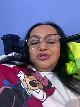 GiaNahomi online show from December 28, 1:59 pm
