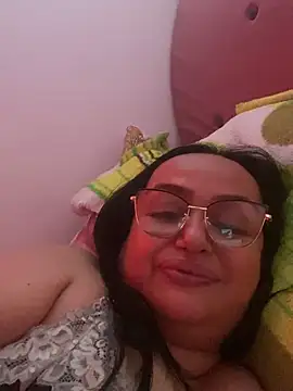 GiaNahomi online show from January 5, 7:28 pm