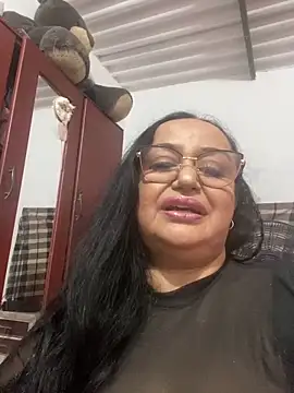 GiaNahomi online show from January 6, 11:31 pm